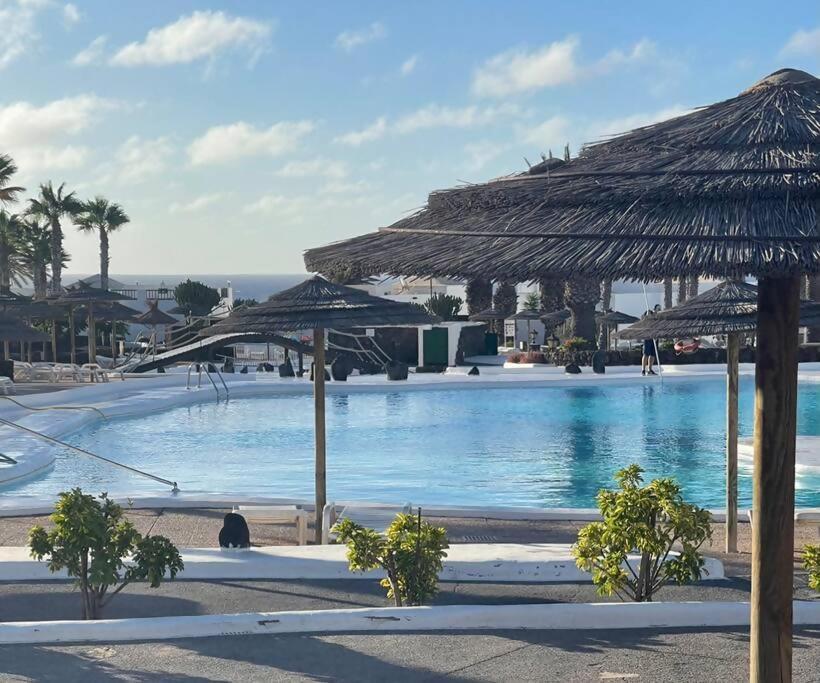 Precioso Rincon Entre El Mar Y Los Volcanes Costa Teguise Exterior photo