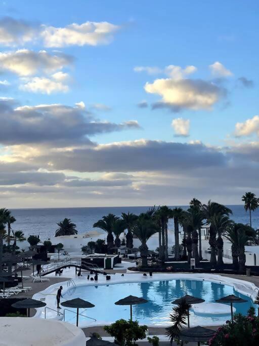 Precioso Rincon Entre El Mar Y Los Volcanes Costa Teguise Exterior photo